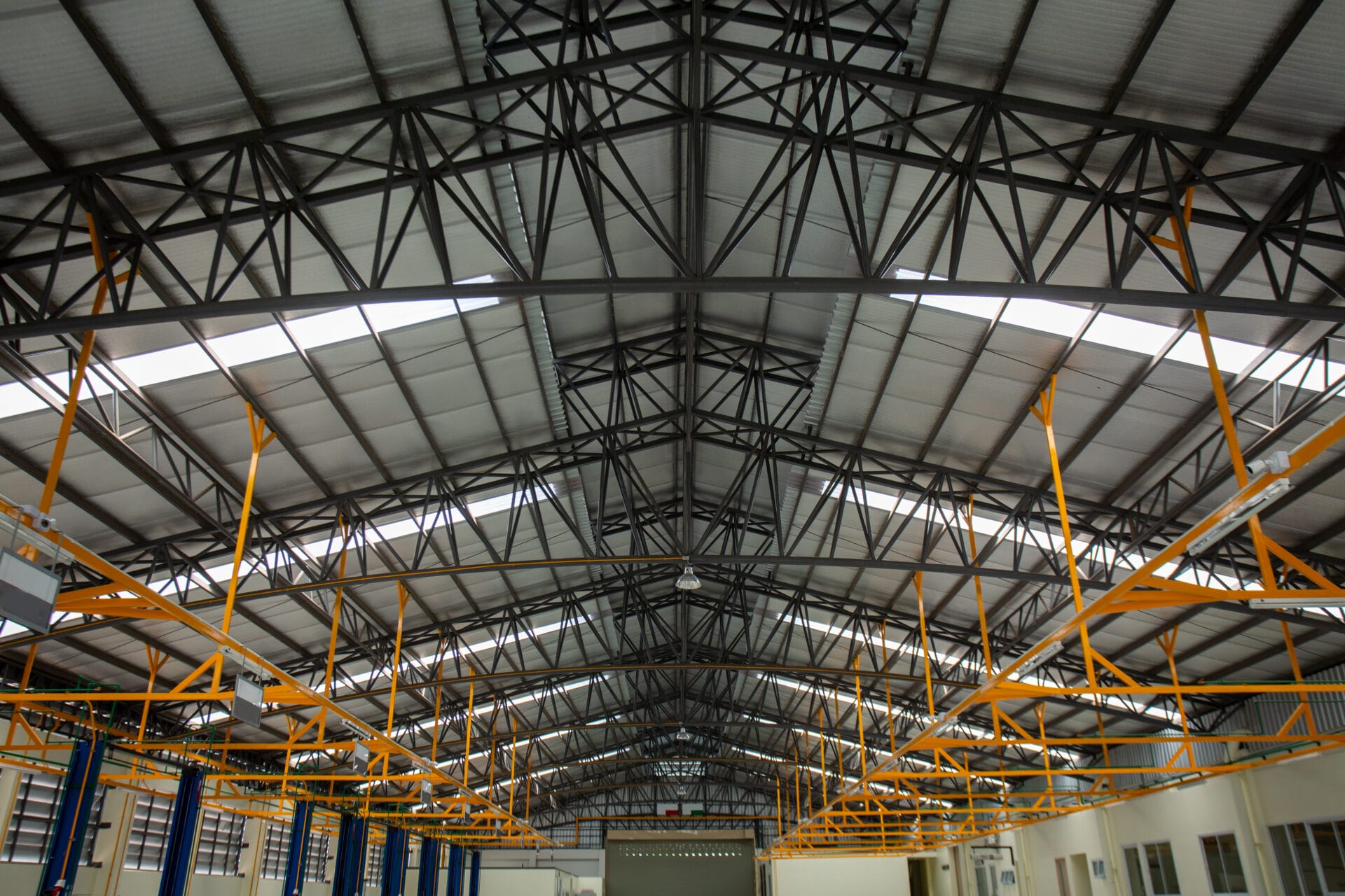 Modern industrial warehouse steel roof structure